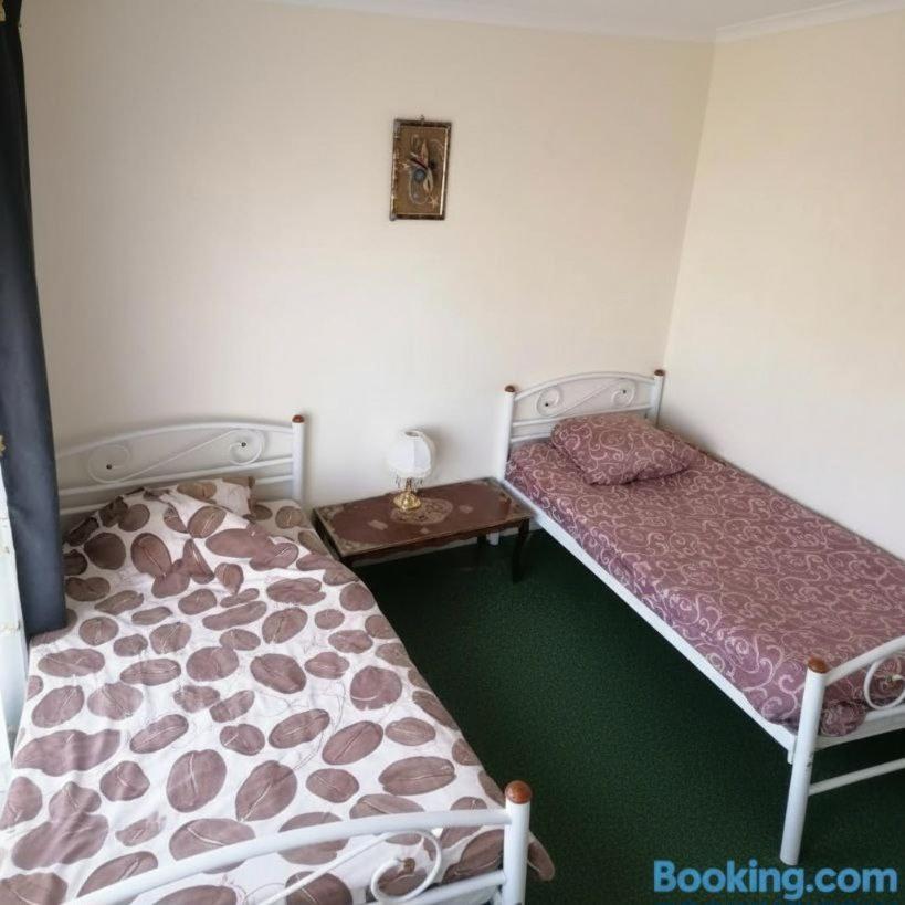 Petite Chambre Lits Jumeaux